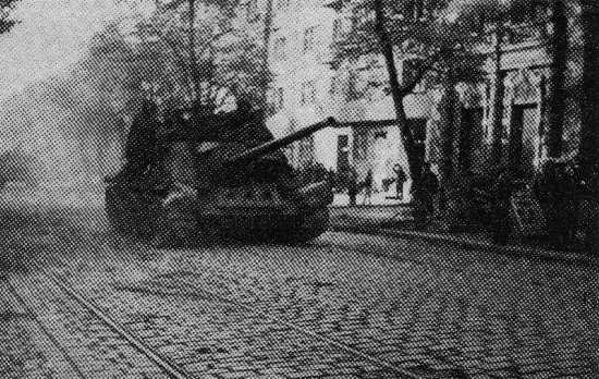 Sovtsk tank na Palackho ulici v Brn